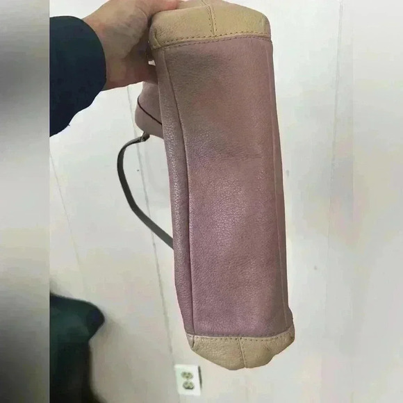 2018 Coach Lexi F31992 Spacious Shoulder Purse Pink/Lavender, Tan & Gray EUC - Picture 3 of 12
